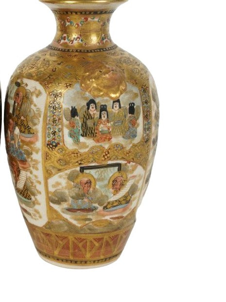 Delicate JAPANESE SATSUMA gilded vase, with geishas and characters. 20th Century. Marked