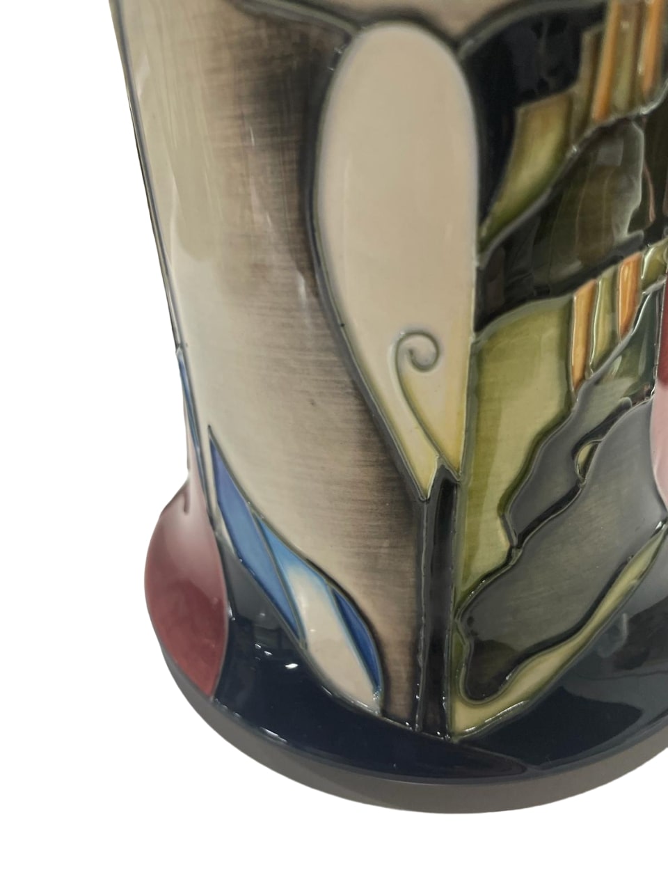 LIMITED EDITION MOORCROFT Wapiti vase by Emma Bossons dated 2012 31/35