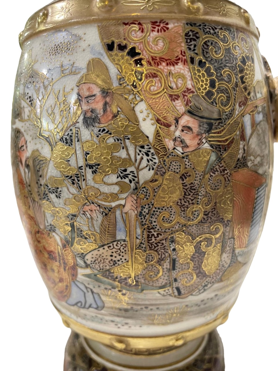 REFINED set of GILT SATSUMA vases, in a baluster shape, made of stoneware and figures